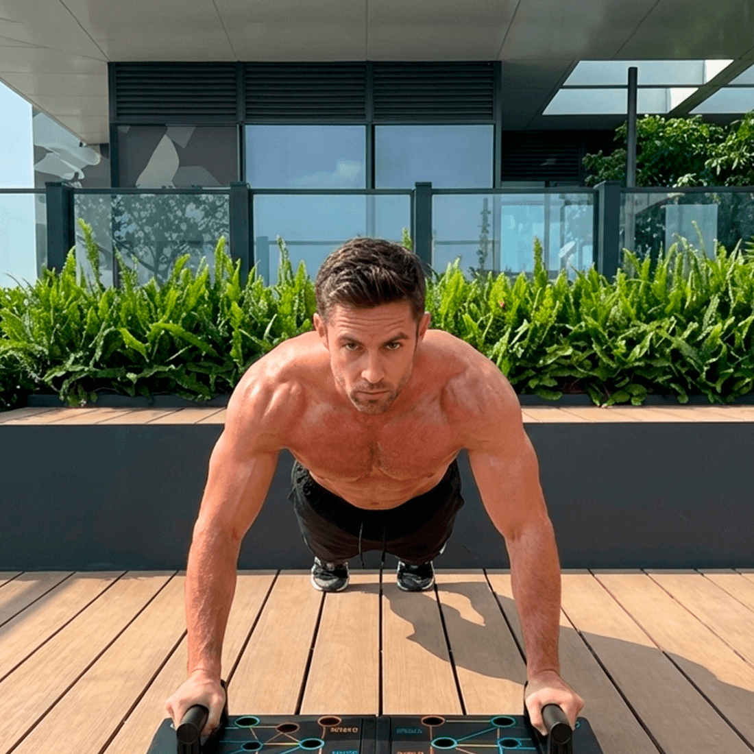 Prancha Nuvy 14 em 1 Aumentadora de força e definição +3 BRINDES (1 Elástico, 1 Vídeo com +13 Exercícios, 1 eBook)